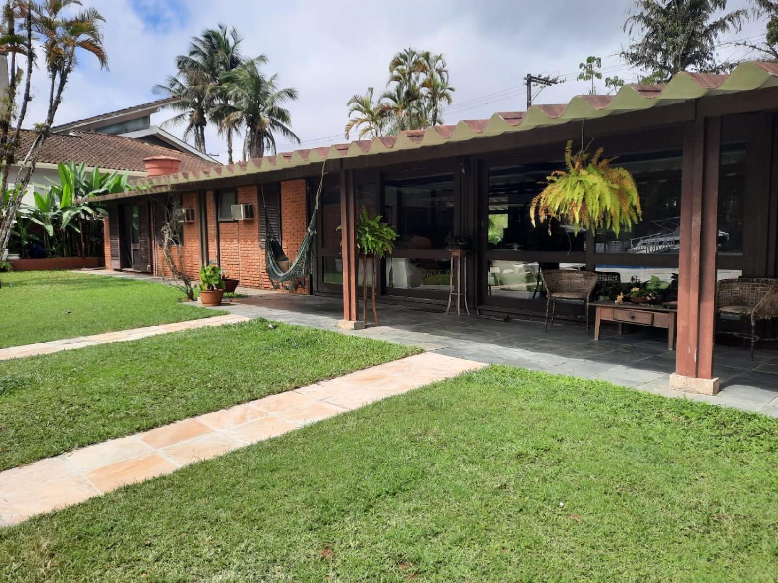 גוארויה Casa Na Marina Com Piscina Churrasqueira E Pier מראה חיצוני תמונה