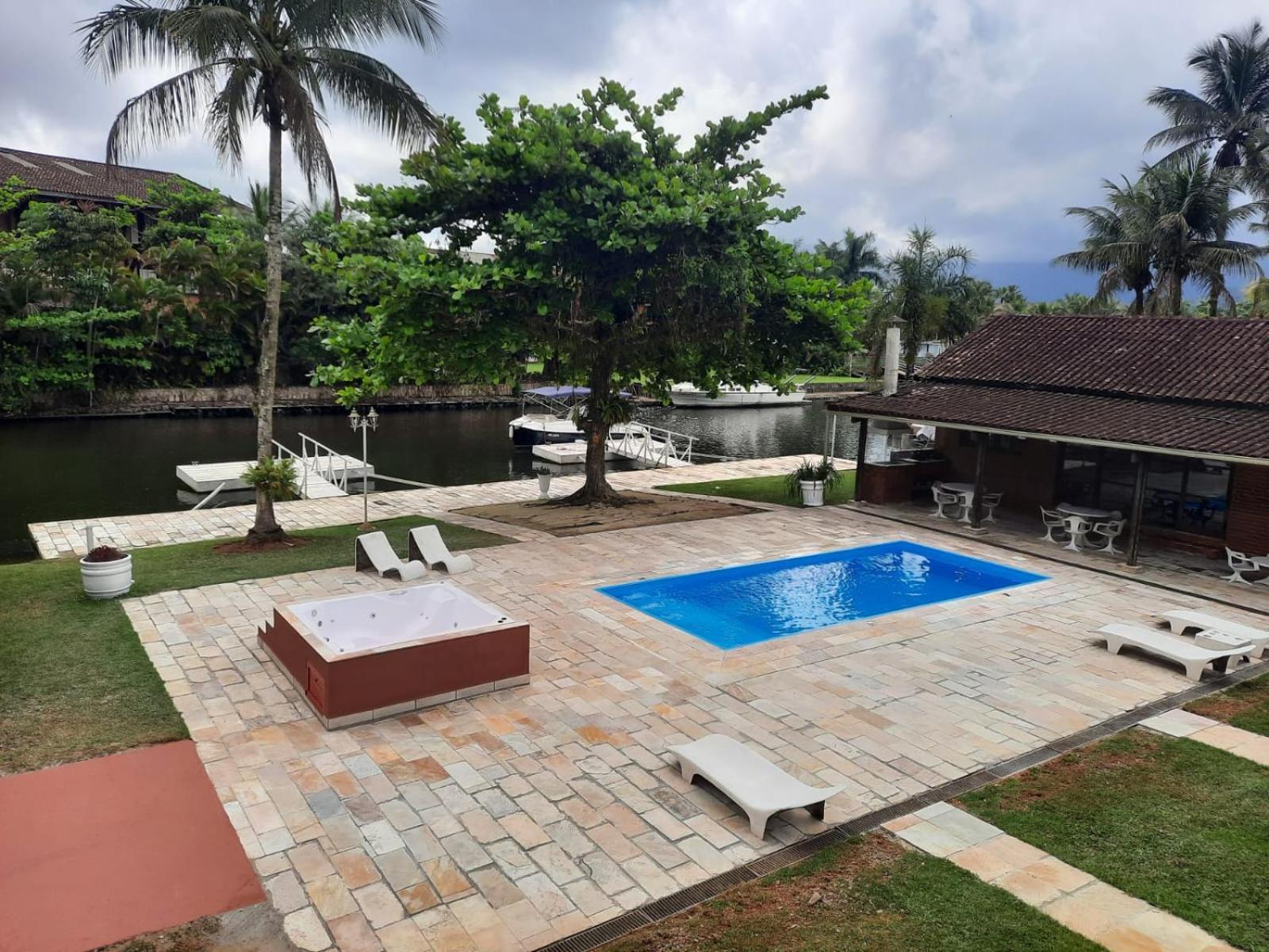 גוארויה Casa Na Marina Com Piscina Churrasqueira E Pier מראה חיצוני תמונה