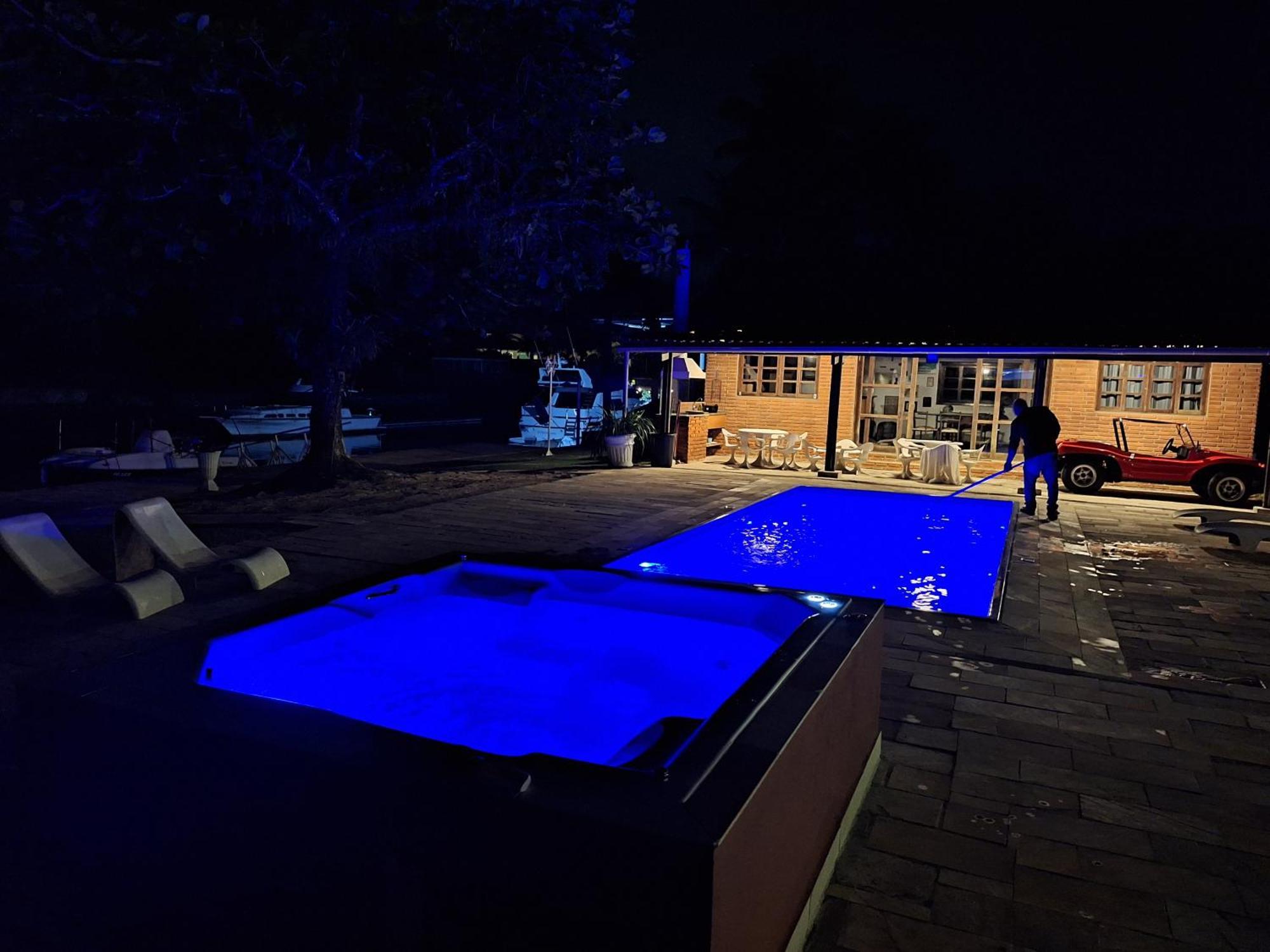 גוארויה Casa Na Marina Com Piscina Churrasqueira E Pier מראה חיצוני תמונה