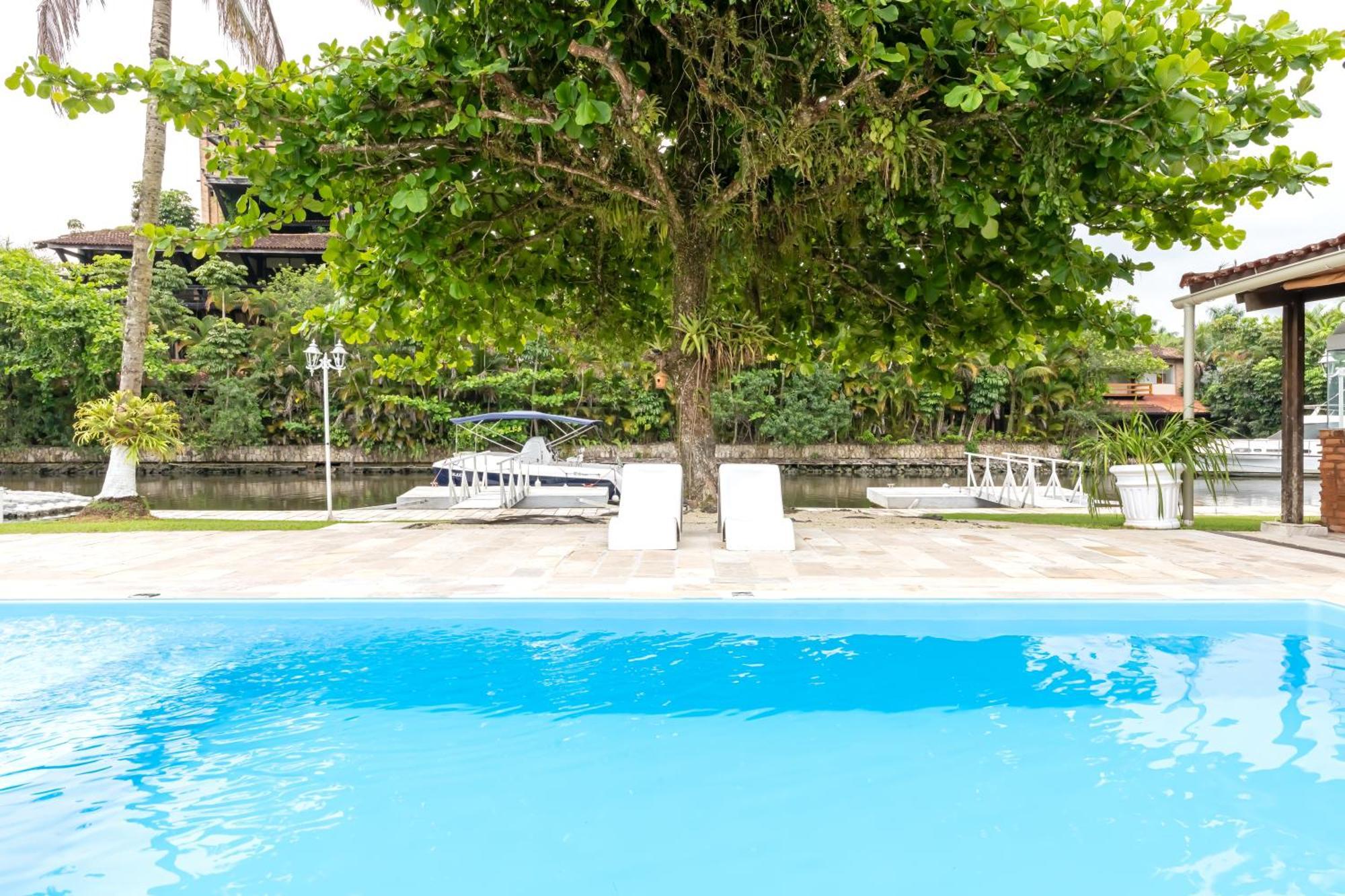 גוארויה Casa Na Marina Com Piscina Churrasqueira E Pier מראה חיצוני תמונה